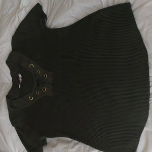 Woman's olive green ribbed shirt